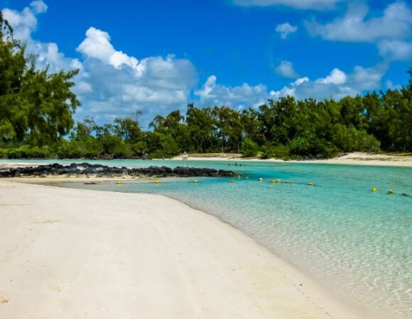 10 Best Beaches in Mauritius for Relaxation