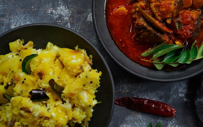 Kappa and Meen Curry Rustic Combo