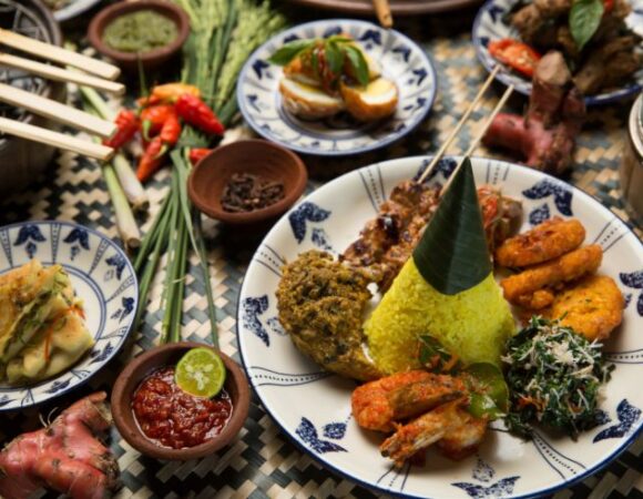 10 Must-Try Indonesian Dishes